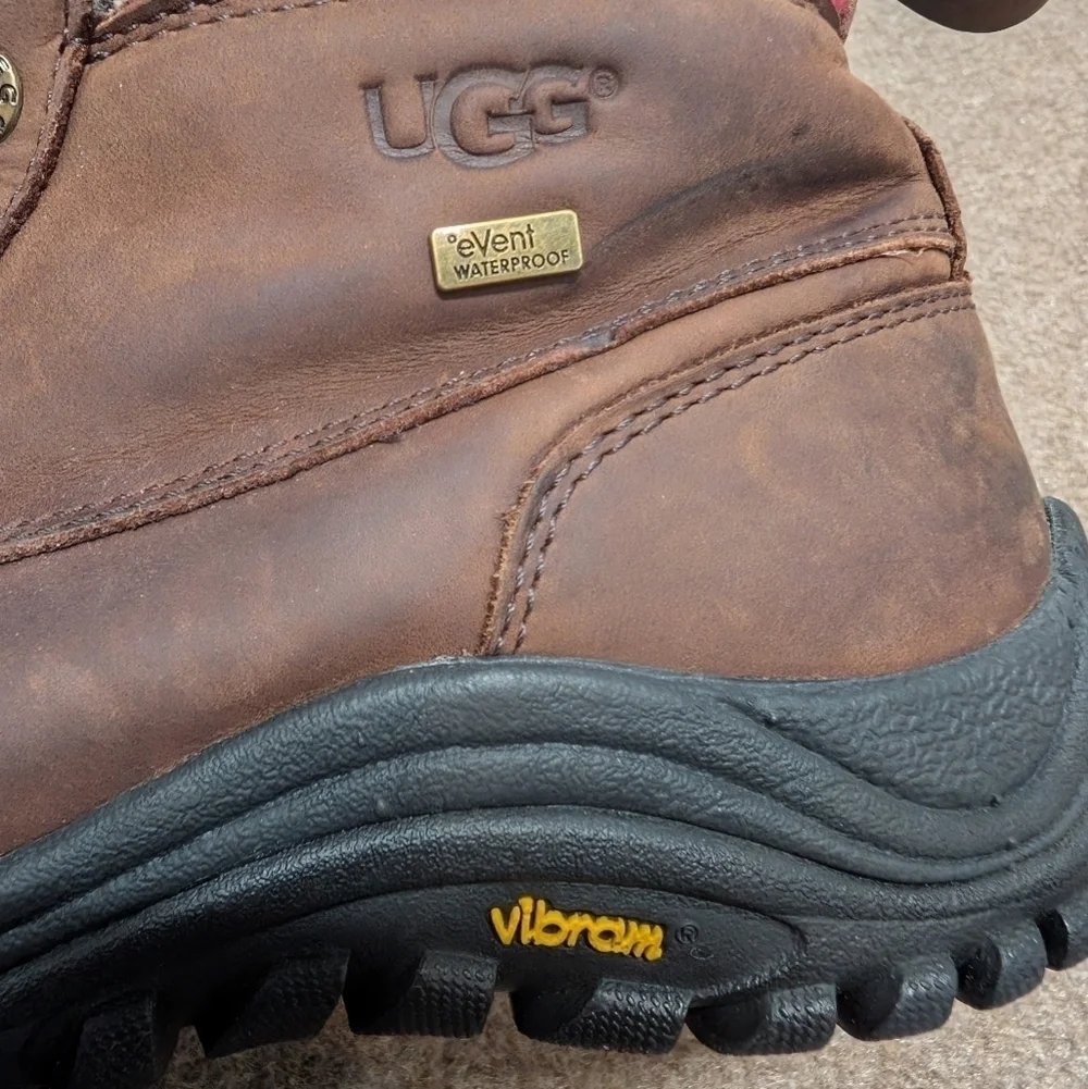 UGG Adirondack II Waterproof Winter Plaid Stout Boots Red Plaid (Size 6.5)